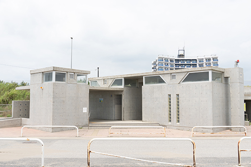 白里海水浴場の公衆トイレの画像