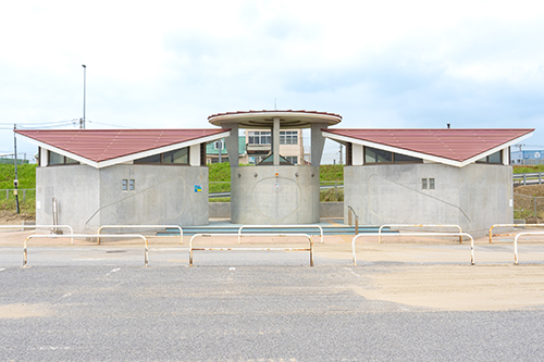 白里海水浴場の公衆トイレの画像